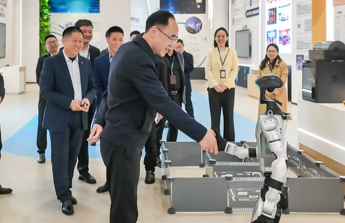 四川省教育厅副厅长丁念友一行莅临四川科技职业学院调研指导工作