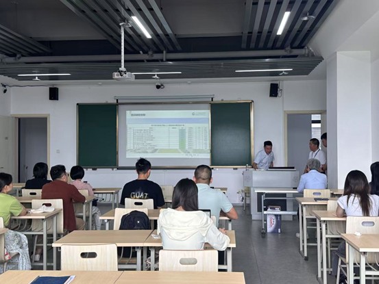 1-250F211063R53.jpg